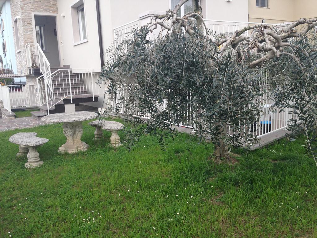 Апартаменты Casa Armonia Пескьера-дель-Гарда Экстерьер фото